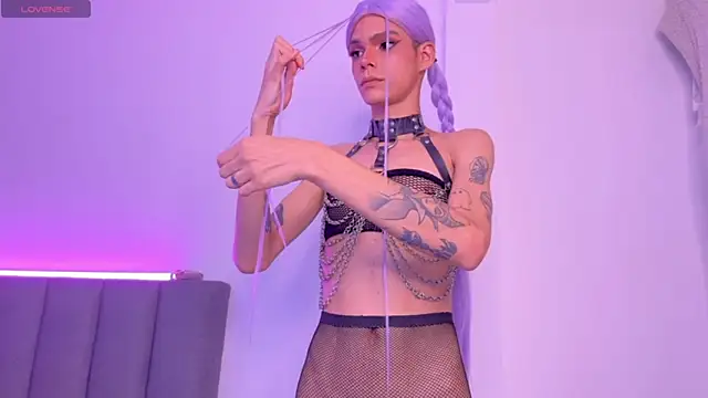 Varya Ferreira online show from 12/06/24, 01:51