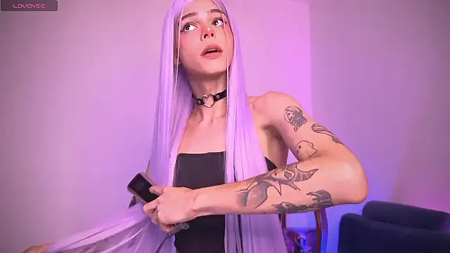 Varya Ferreira online show from 03/01/25, 01:43