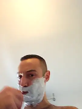 Snapshot of enricso chatting on 10/10/25, 07:51 enricso online show from 10/10/25, 07:51