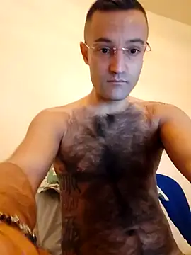 Snapshot of enricso chatting on 10/15/25, 10:37 enricso online show from 10/15/25, 10:37