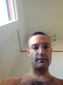 Snapshot of enricso chatting on 10/28/25, 08:51 enricso online show from 10/28/25, 08:51