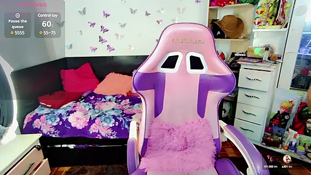 Snapshot of Naasha_ chatting on 12/14/24, 11:07 Naasha  online show from 12/14/24, 11:07