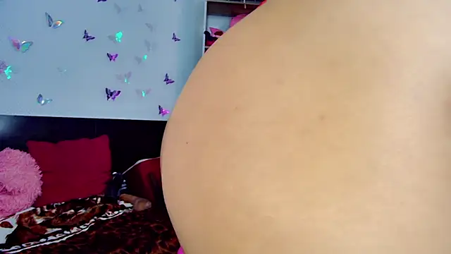 Snapshot of Naasha_ chatting on 12/24/24, 10:22 Naasha  online show from 12/24/24, 10:22