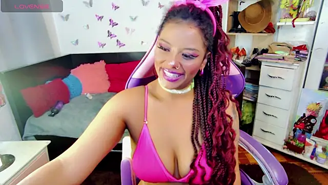 Snapshot of Naasha_ chatting on 01/10/25, 05:13 Naasha  online show from 01/10/25, 05:13