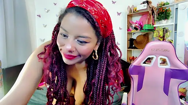 Snapshot of Naasha_ chatting on 01/12/25, 03:36 Naasha  online show from 01/12/25, 03:36