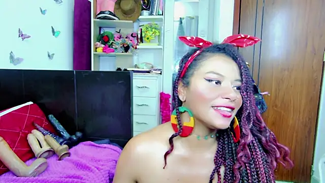 Snapshot of Naasha_ chatting on 02/16/25, 08:33 Naasha  online show from 02/16/25, 08:33