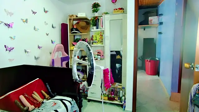 Snapshot of Naasha_ chatting on 03/18/25, 08:37 Naasha  online show from 03/18/25, 08:37