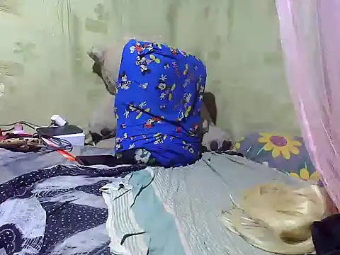 Snapshot of Alora-shine chatting on 02/02/25, 01:30 Alora-shine online show from 02/02/25, 01:30