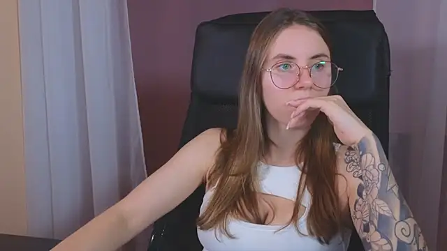  AnnaStark  online show from 12/29/24, 11:39