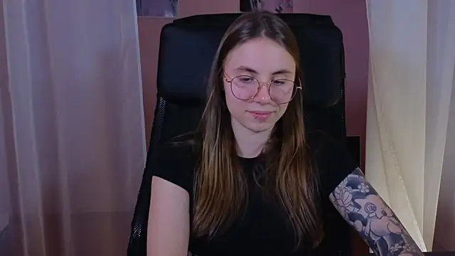  AnnaStark  online show from 02/20/25, 08:36