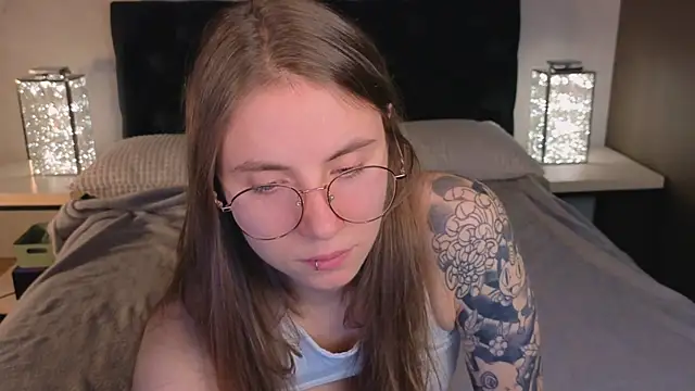  AnnaStark  online show from 09/19/25, 08:20