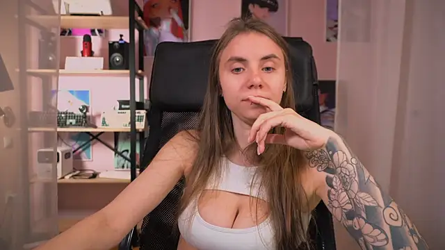  AnnaStark  online show from 10/18/25, 07:47