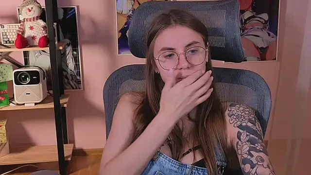  AnnaStark  online show from 11/26/25, 08:21