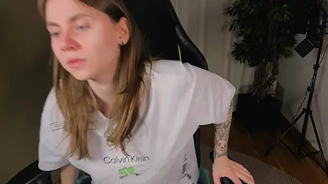 Snapshot of _AnnaStark_ chatting on 03/26/26, 04:23 AnnaStark online show from 03/26/26, 04:23