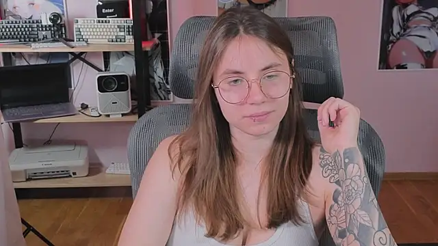 Snapshot of _AnnaStark_ chatting on 04/09/26, 09:09 AnnaStark online show from 04/09/26, 09:09