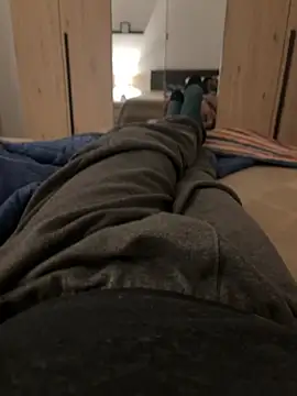 alex21017 online show from 12/23/24, 10:55