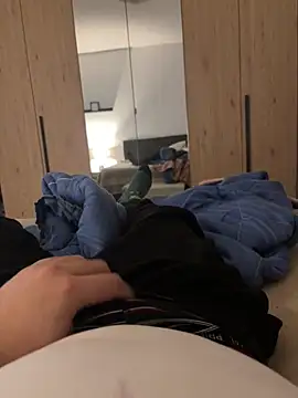 alex21017 online show from 01/24/25, 09:47