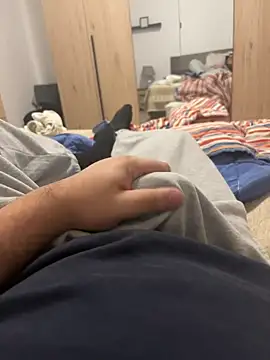 alex21017 online show from 02/05/25, 10:55