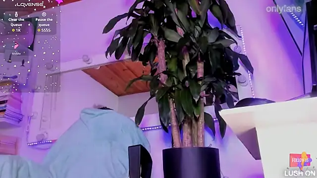 Snapshot of _asscutebig_ chatting on 10/07/25, 05:48  asscutebig  online show from 10/07/25, 05:48