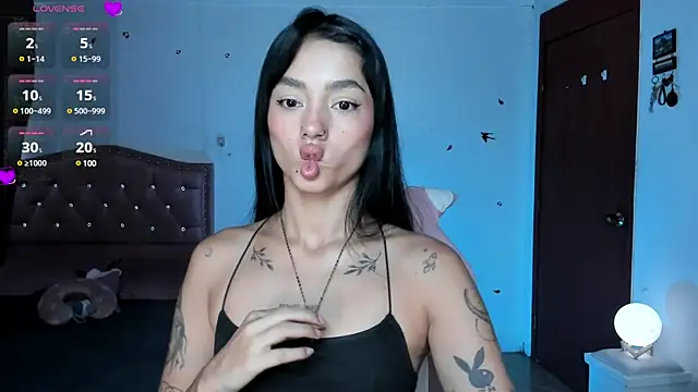 Lizzie corner v online show from 12/17/24, 02:33