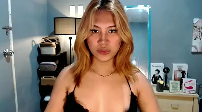 luxxy grand online show from 12/15/24, 07:21