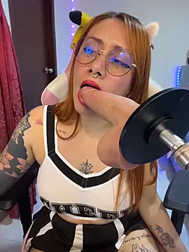 Luna Paris  online show from 06/17/26, 03:24