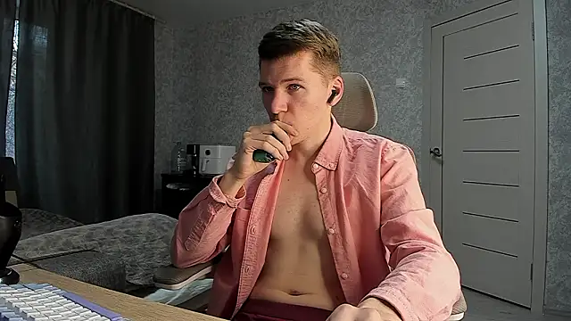 Snapshot of Bananas_dick chatting on 03/21/26, 05:01 Bananas dick online show from 03/21/26, 05:01