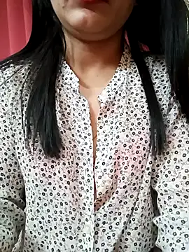 Snapshot of Beautiful_xxo chatting on 12/19/24, 05:18 Beautiful xxo online show from 12/19/24, 05:18