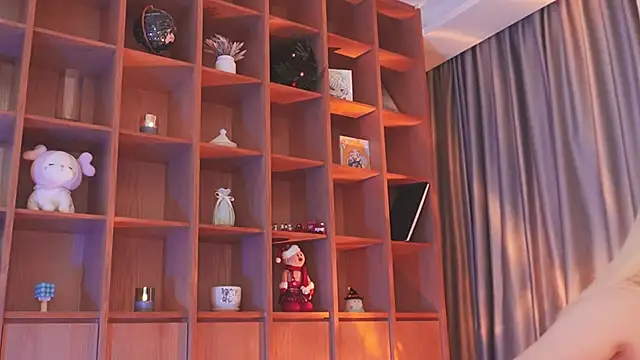 hyun chia online show from 11/03/25, 12:57