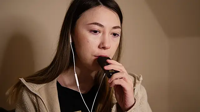 Snapshot of chibi_moon_ chatting on 01/10/25, 05:13 chibi moon online show from 01/10/25, 05:13