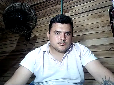 Snapshot of Arcangel_05 chatting on 03/23/26, 02:15 Arcangel 05 online show from 03/23/26, 02:15