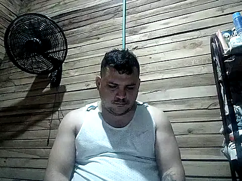 Snapshot of Arcangel_05 chatting on 04/05/26, 02:42 Arcangel 05 online show from 04/05/26, 02:42