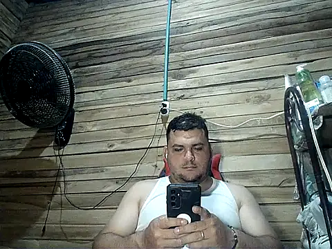 Snapshot of Arcangel_05 chatting on 05/30/26, 04:31 Arcangel 05 online show from 05/30/26, 04:31