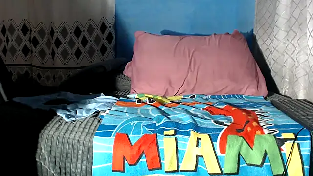 Snapshot of SweetAppleCandyxx chatting on 12/30/24, 05:55 SweetAppleCandyxx online show from 12/30/24, 05:55