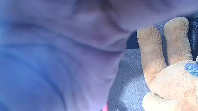 LunaRai online show from 02/04/25, 03:33