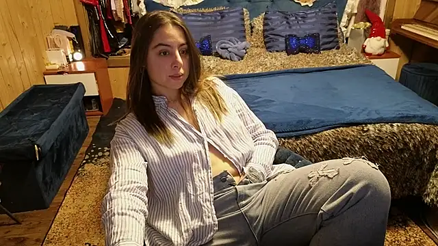 Snapshot of VanessaDoyle chatting on 12/05/25, 07:10 VanessaDoyle online show from 12/05/25, 07:10