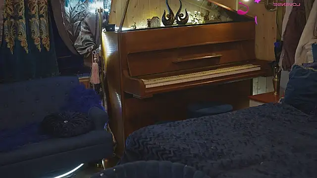 VanessaDoyle online show from 02/02/26, 07:23