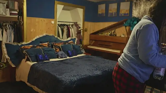 VanessaDoyle online show from 04/15/26, 09:04