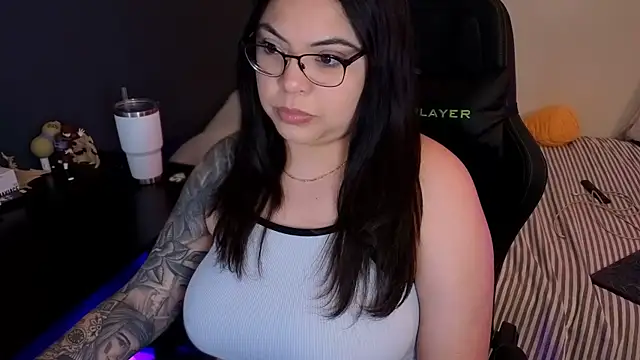 Snapshot of drizzypeach602 chatting on 03/27/26, 01:55 drizzypeach602 online show from 03/27/26, 01:55