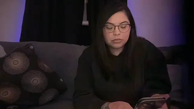 Snapshot of drizzypeach602 chatting on 04/16/26, 03:51 drizzypeach602 online show from 04/16/26, 03:51