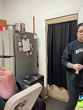 Snapshot of drizzypeach602 chatting on 04/19/26, 02:33 drizzypeach602 online show from 04/19/26, 02:33