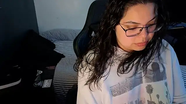 Snapshot of drizzypeach602 chatting on 04/22/26, 02:47 drizzypeach602 online show from 04/22/26, 02:47