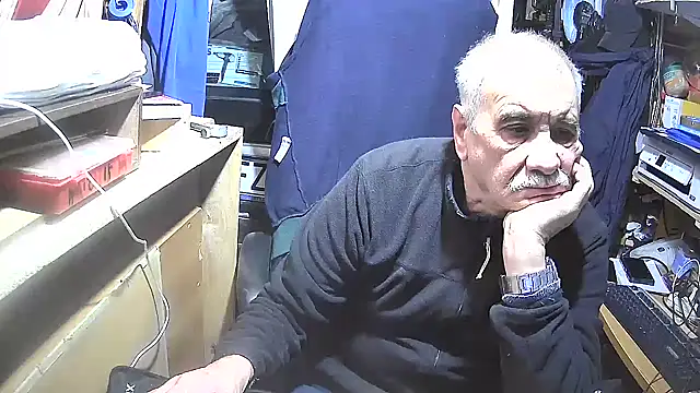 Snapshot of nonnomaturobisex chatting on 01/27/25, 09:02 nonnomaturobisex online show from 01/27/25, 09:02