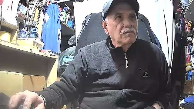 Snapshot of nonnomaturobisex chatting on 01/27/25, 04:11 nonnomaturobisex online show from 01/27/25, 04:11