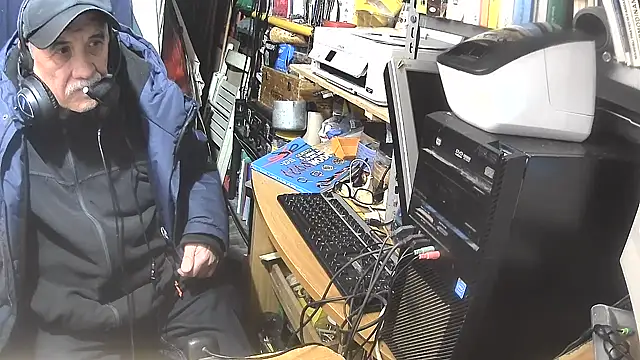 Snapshot of nonnomaturobisex chatting on 02/04/25, 06:27 nonnomaturobisex online show from 02/04/25, 06:27