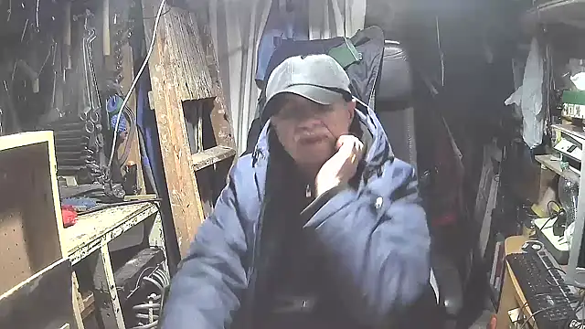 Snapshot of nonnomaturobisex chatting on 02/21/25, 03:43 nonnomaturobisex online show from 02/21/25, 03:43