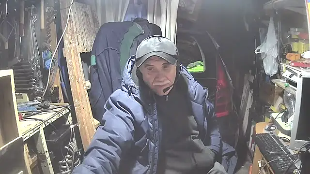 Snapshot of nonnomaturobisex chatting on 02/21/25, 06:48 nonnomaturobisex online show from 02/21/25, 06:48