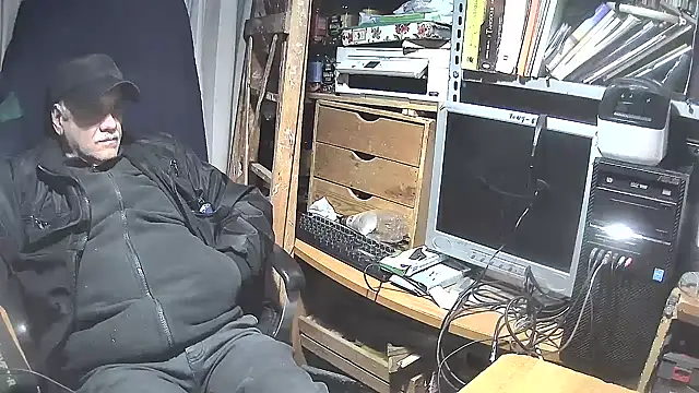 Snapshot of nonnomaturobisex chatting on 03/01/25, 04:00 nonnomaturobisex online show from 03/01/25, 04:00