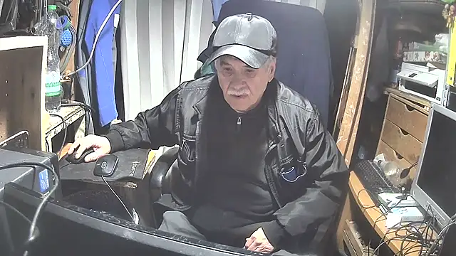 Snapshot of nonnomaturobisex chatting on 03/02/25, 08:16 nonnomaturobisex online show from 03/02/25, 08:16