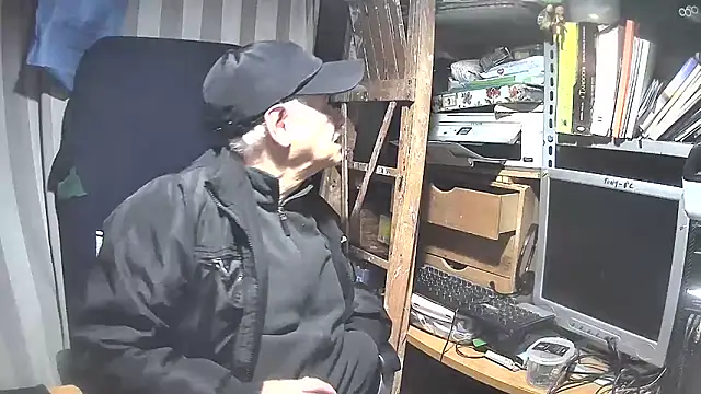 Snapshot of nonnomaturobisex chatting on 03/03/25, 09:00 nonnomaturobisex online show from 03/03/25, 09:00